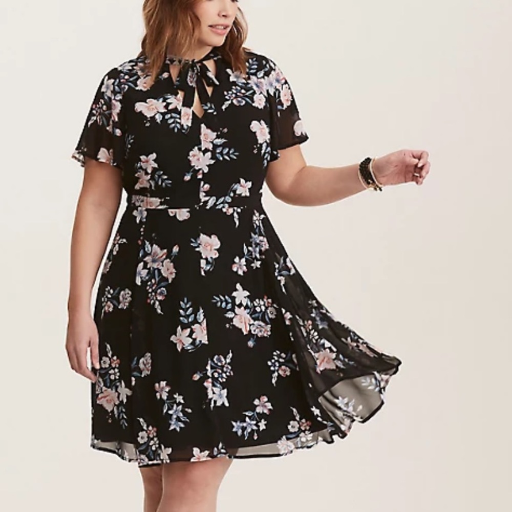 Nwt floral flowy torrid dress